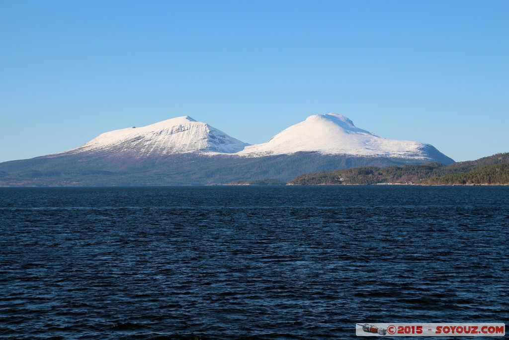 More og Romdal - Halsafjorden - Ferry Kanestraum/Halsanaustan
Mots-clés: geo:lat=63.06077580 geo:lon=8.18925780 geotagged Halsanaustan Kamsv&aring;g More og Romdal NOR Norv&egrave;ge Norway Fjord Montagne Neige Halsafjorden