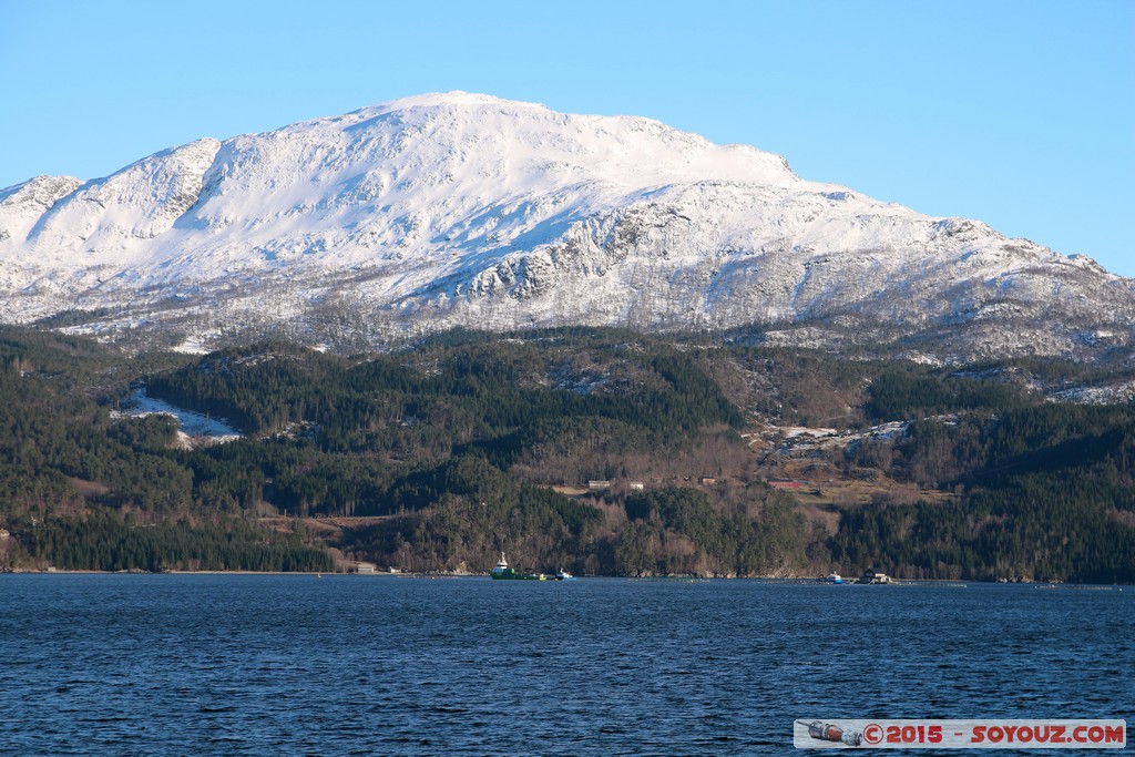 More og Romdal - Halsafjorden - Ferry Kanestraum/Halsanaustan
Mots-clés: geo:lat=63.06113620 geo:lon=8.19207620 geotagged Halsanaustan More og Romdal NOR Norv&egrave;ge R&oslash;d Norway Fjord Montagne Neige Halsafjorden