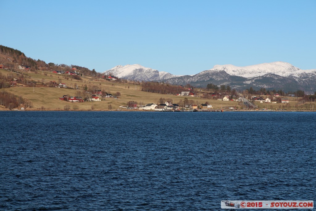 More og Romdal - Halsafjorden - Ferry Kanestraum/Halsanaustan
Mots-clés: geo:lat=63.06257525 geo:lon=8.20363000 geotagged Halsanaustan More og Romdal NOR Norv&egrave;ge R&oslash;d Norway Fjord Montagne Neige Halsafjorden