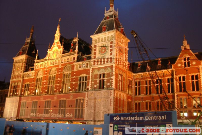 Amsterdam - Centraal Station
Mots-clés: Amsterdam