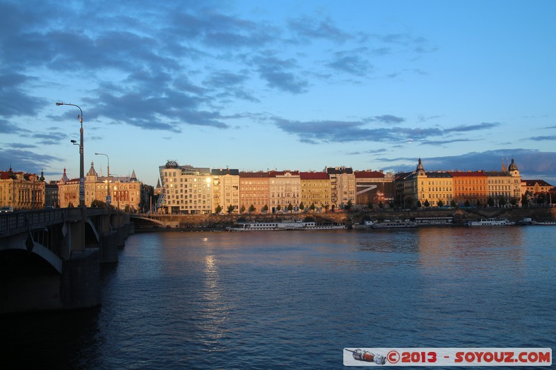 Prague - Tancici dum
Mots-clés: CZE geo:lat=50.07517548 geo:lon=14.40947056 geotagged Hlavn&Atilde;&shy; m&Auml;�sto Praha Ko&Aring;&iexcl;&Atilde;&shy;&Aring;�e R&Atilde;&copy;publique Tch&Atilde;&uml;que Sm&Atilde;&shy;chov patrimoine unesco Nove Mesto Tancici dum Architecture sunset