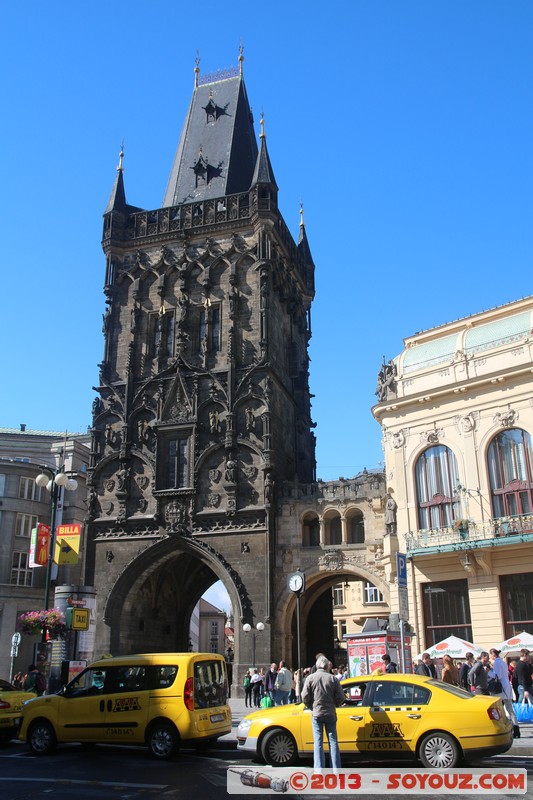 Prague - Namesti Republiky - Prasna brana
Mots-clés: Brno-m&Auml;�sto CZE geo:lat=50.08699217 geo:lon=14.42844499 geotagged Prag R&Atilde;&copy;publique Tch&Atilde;&uml;que Vinohrady patrimoine unesco Namesti Republiky Prasna brana chateau