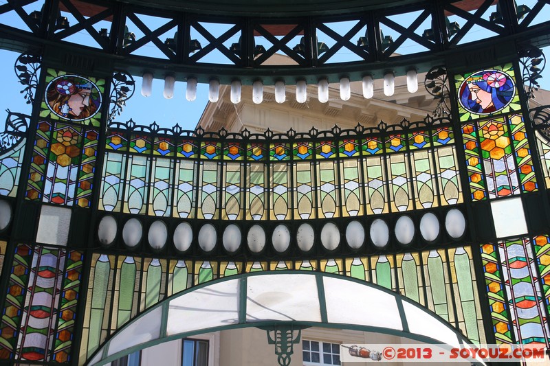 Prague - Namesti Republiky - Obecni dum
Mots-clés: CZE geo:lat=50.08753694 geo:lon=14.42828089 geotagged Prag P&Aring;�&Atilde;&shy;bram R&Atilde;&copy;publique Tch&Atilde;&uml;que Vr&Aring;&iexcl;ovice patrimoine unesco Namesti Republiky Obecni dum Vitrail