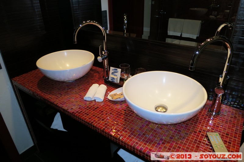 Prague - Buddha Bar Hotel - Bathroom
Mots-clés: CZE geo:lat=50.08817885 geo:lon=14.42567781 geotagged Prag P&Aring;�&Atilde;&shy;bram R&Atilde;&copy;publique Tch&Atilde;&uml;que Vr&Aring;&iexcl;ovice Buddha Bar Hotel