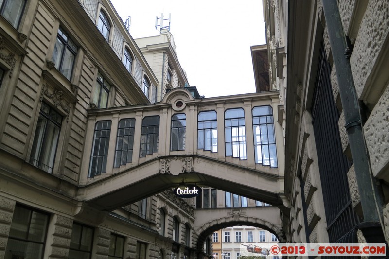 Prague - Nekazanka
Mots-clés: Brno-mÄ�sto CZE geo:lat=50.08571270 geo:lon=14.42711413 StarÃ© MÄ�sto geotagged RÃ©publique TchÃ¨que Vinohrady patrimoine unesco Nove Mesto Nekazanka