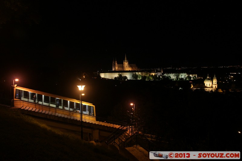 Prague by Night - Petrin funicular and Prague Castle
Mots-clés: CZE geo:lat=50.08185403 geo:lon=14.39925671 geotagged Hlavn&Atilde;&shy; m&Auml;�sto Praha Ko&Aring;&iexcl;&Atilde;&shy;&Aring;�e Prager Kleinseite R&Atilde;&copy;publique Tch&Atilde;&uml;que Nuit Seminarska Zahrada Funiculaire Prague Castle chateau patri