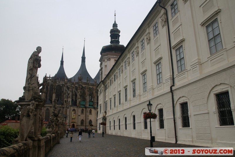 Kutna Hora - Chram sv. Barbory and Jezuitska  kolej
Mots-clés: CZE geo:lat=49.94593871 geo:lon=15.26411008 geotagged Kutn&Atilde;�&Acirc;&iexcl; Hora Kuttenberg Kutna Hora R&Atilde;&copy;publique Tch&Atilde;&uml;que patrimoine unesco Chram sv. Barbory Eglise Jezuitska  kolej