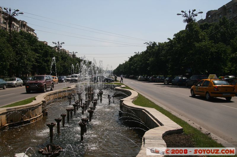 Bucarest - Unirii Boulevard
Mots-clés: Fontaine Communisme