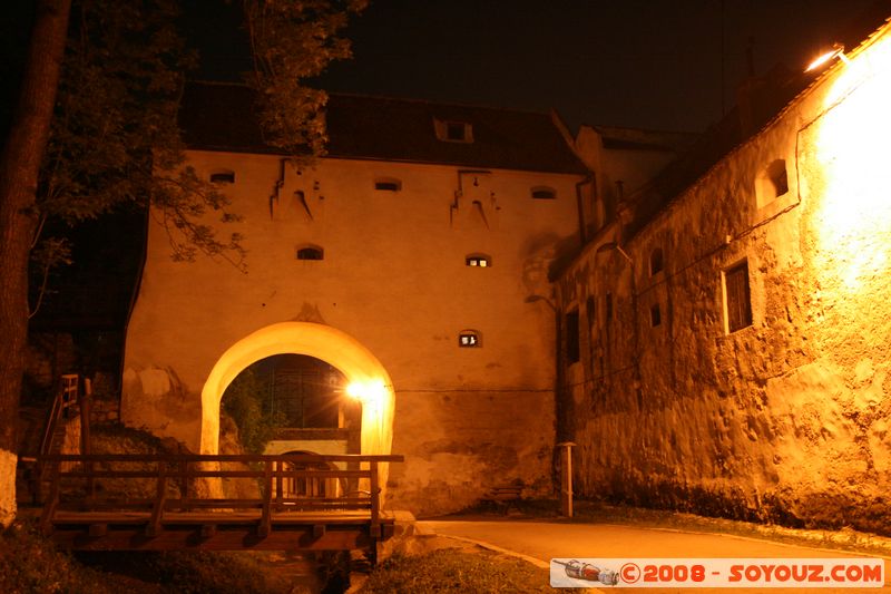 Brasov by night - strada Dupa Ziduri
Mots-clés: Nuit chateau