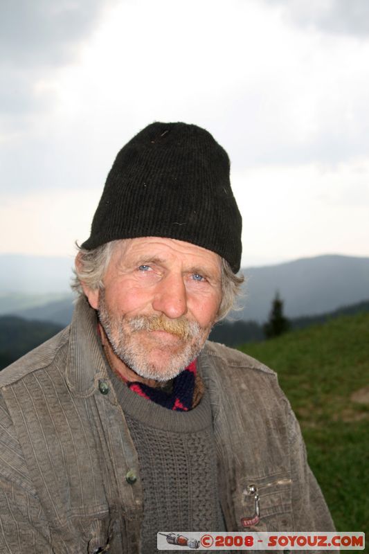 Ciumirna - Berger roumain
Mots-clés: personnes