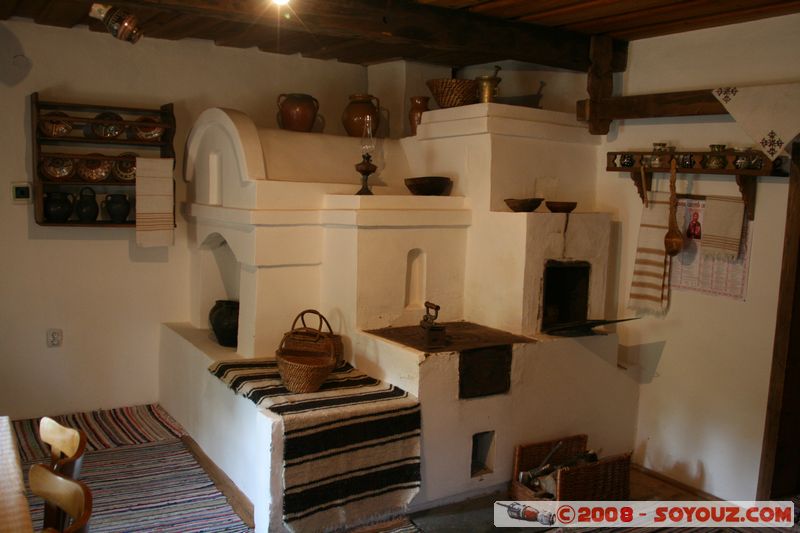 Suceava's Village Museum - Casa Rosu
Mots-clés: Bois