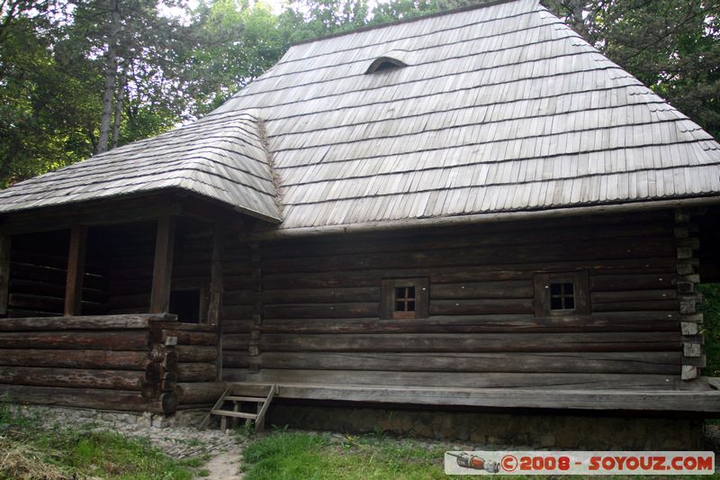 Suceava's Village Museum - Casa Dorna Candreni
Mots-clés: Bois
