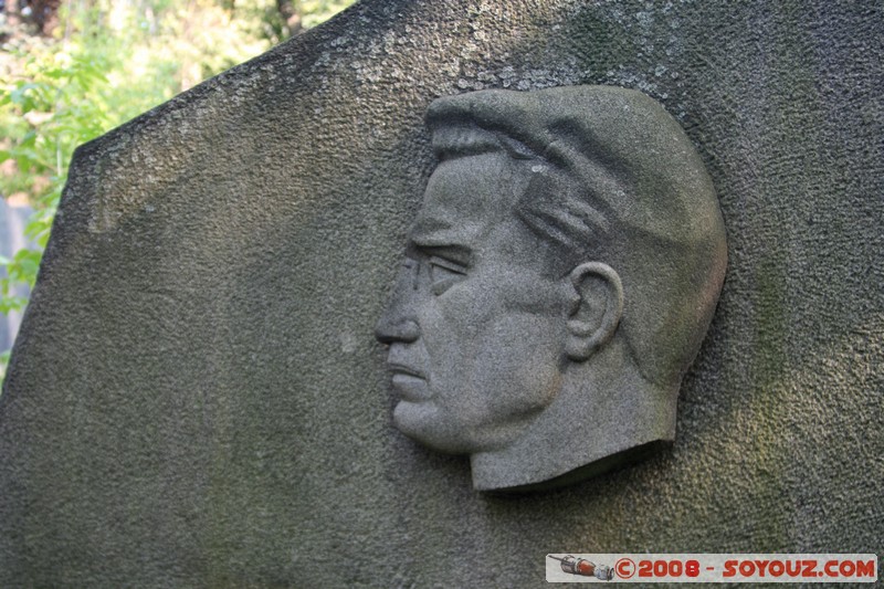 Moscou - Cimetiere Novodevichy
Mots-clés: cimetiere sculpture