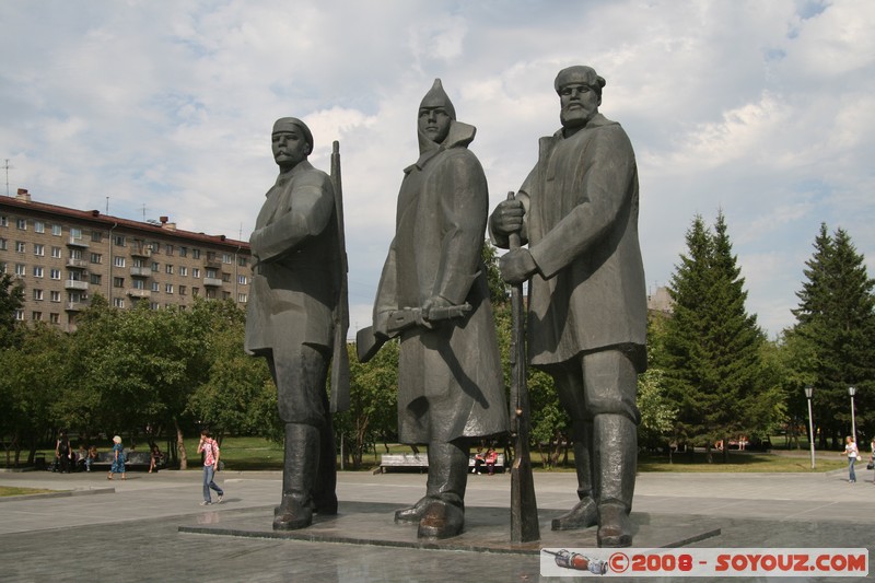 Novosibirsk - Statue de Lenine et soldats
Mots-clés: Communisme statue