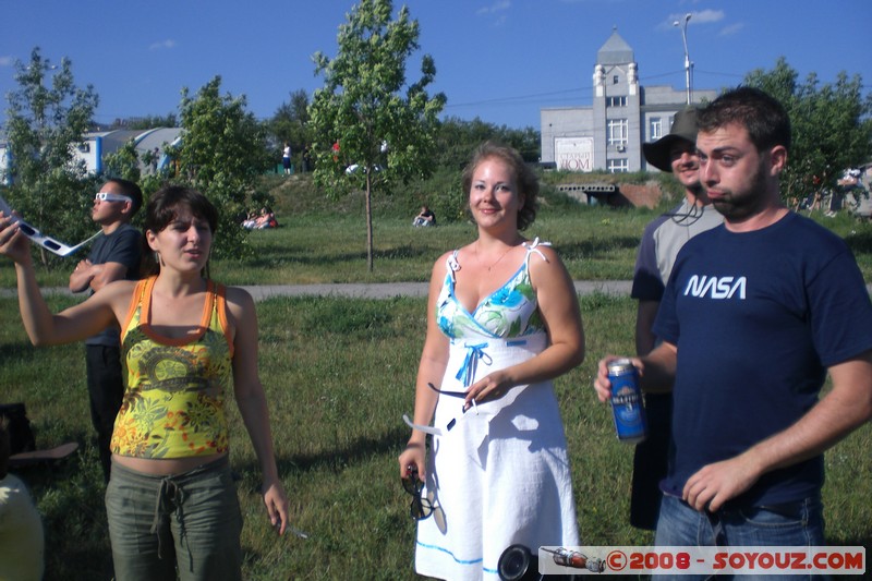 Eclipse de Soleil 2008 - yana, Yulia and Ryan
Mots-clés: Eclipse