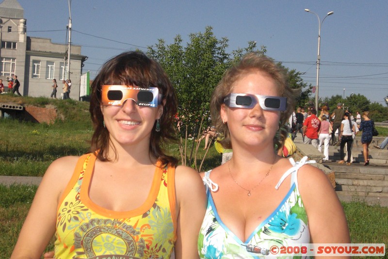 Eclipse de Soleil 2008 - Yana and Yulia
Mots-clés: Eclipse