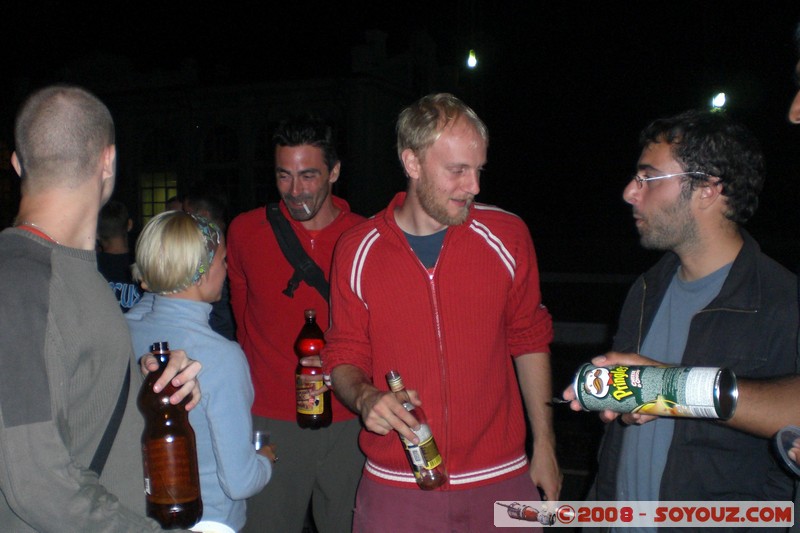 Gare de Tayga - En attendant le train
Mots-clés: Nuit