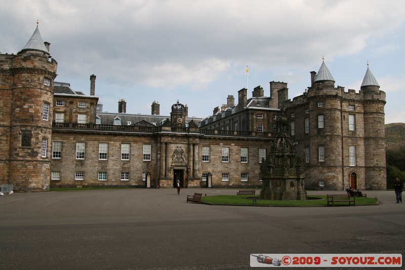 Edinburgh - Holyroodhouse palace
Abbey Strand, Edinburgh, City of Edinburgh EH8 8, UK
Mots-clés: chateau