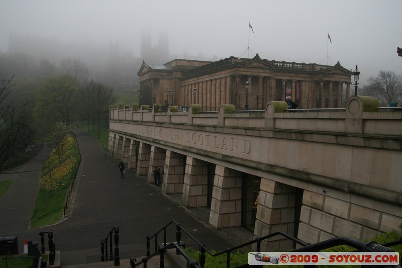 Edinburgh - Princes Street Gardens - National Gallery of Scotland
The Mound, Edinburgh, City of Edinburgh EH2 2, UK
Mots-clés: brume