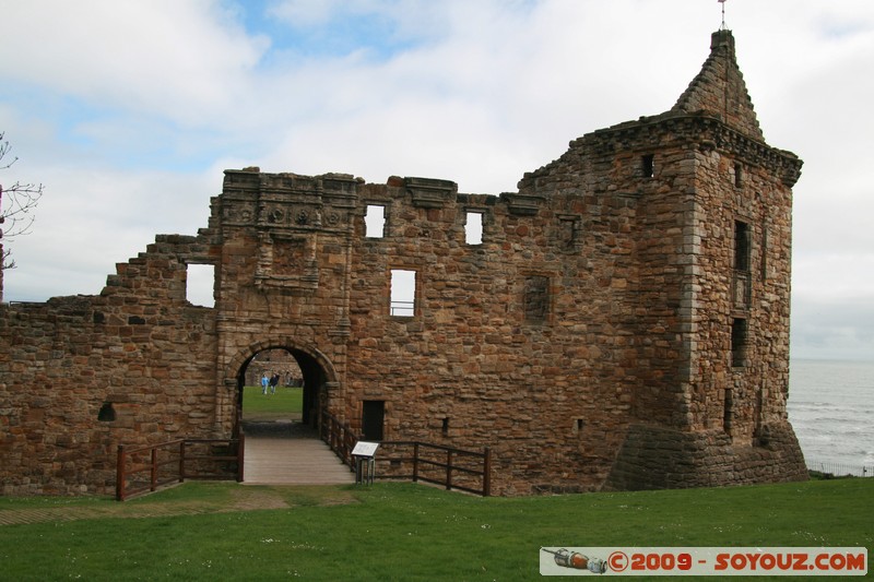 St Andrews Castle
The Scores, Fife KY16 9, UK
Mots-clés: chateau Ruines