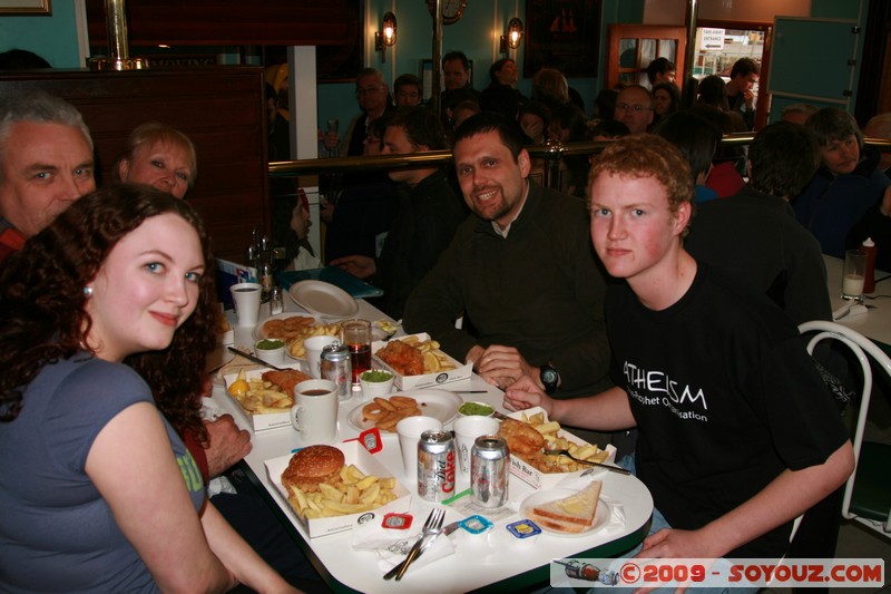 Fife - Anstruther Fish Bar (Best Fish & Chip in the UK) - Rachel and her familly
Mots-clés: Restaurants