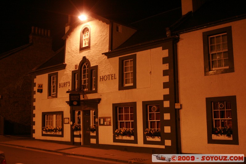 The Scottish Borders - Melrose by Night - Burt's Hotel
Market Square, the Scottish Borders, The Scottish Borders TD6 9, UK
Mots-clés: Nuit
