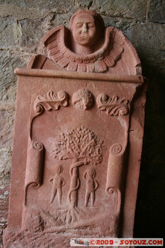 The Scottish Borders - Dryburgh Abbey - Sculpture
Saint Boswells, The Scottish Borders, Scotland, United Kingdom
Mots-clés: Eglise Ruines Bas relief