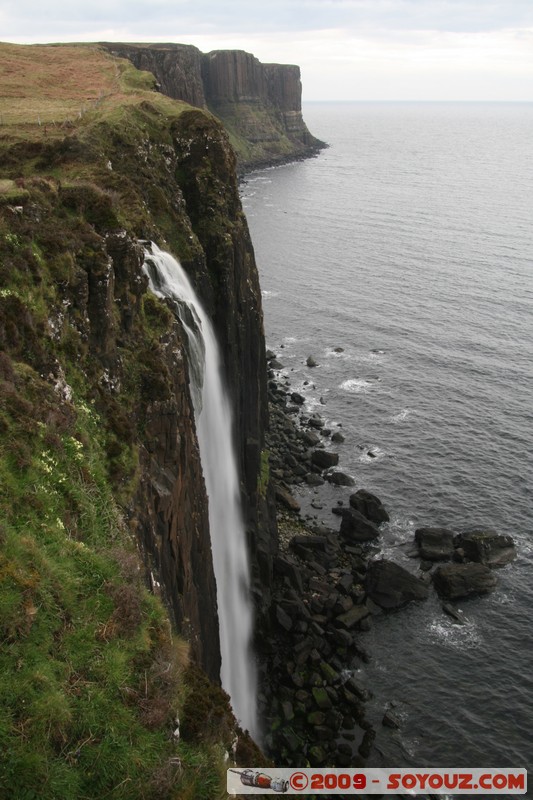 Skye - Trotternish - Sea Cliffs and waterfall
Staffin, Highland, Scotland, United Kingdom
Mots-clés: cascade mer