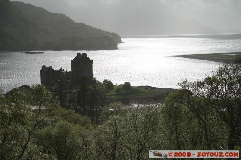 Highland - Eilan Donan Castle and Loch Duich
Castle used in Highlander
Dornie, Highland, Scotland, United Kingdom
Mots-clés: chateau Movie location Eilan Donan Castle Highlander Lac Loch Duich