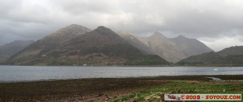 Highland - Loch Duich and the Five Sisters of Kintail - panorama
Inverinate, Highland, Scotland, United Kingdom
Mots-clés: Lac paysage panorama Montagne Loch Duich Lumiere
