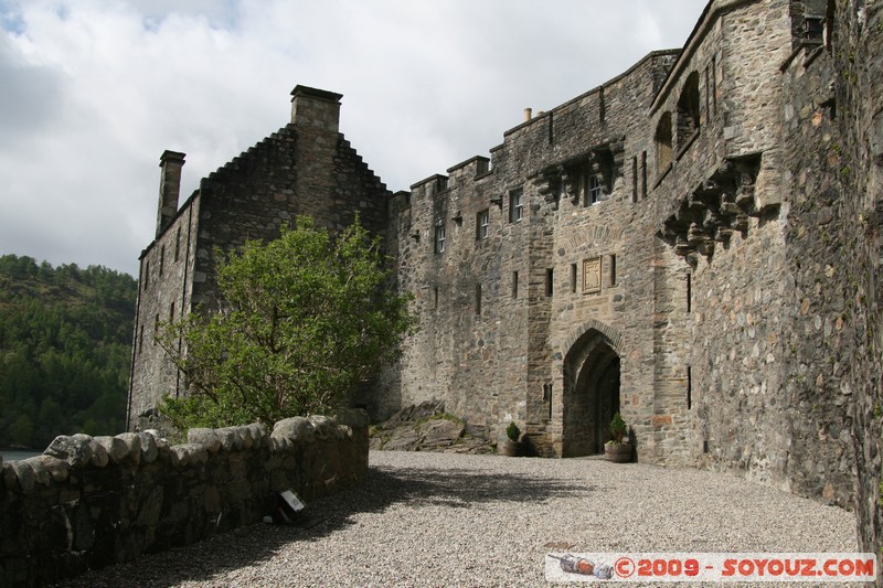 Highland - Eilan Donan Castle
Dornie, Highland, Scotland, United Kingdom
Mots-clés: chateau Eilan Donan Castle Movie location Highlander