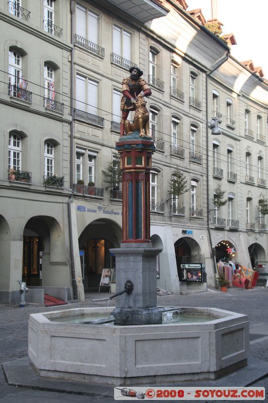 Berne - Simsonbrunnen
Mots-clés: patrimoine unesco Fontaine