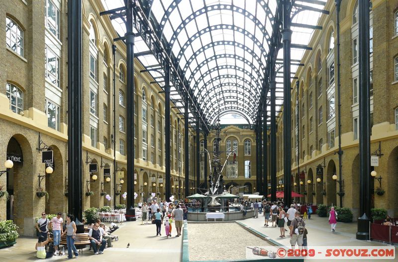 London - Southwark - Hay's Galleria
Battle Bridge Ln, Camberwell, Greater London SE1 2, UK
Mots-clés: Hay's Galleria