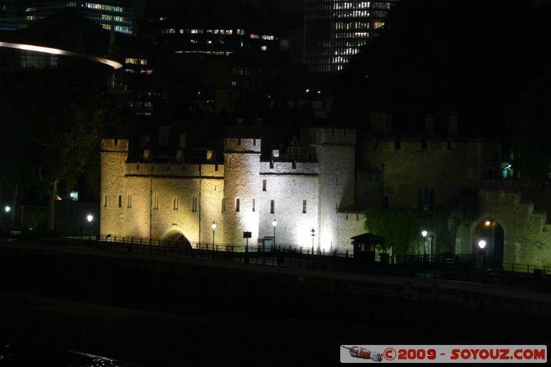 London - Tower Hamlets - Tower of London by Night
A100, Finsbury, Greater London SE1 2, UK
Mots-clés: Nuit chateau Tower of London patrimoine unesco