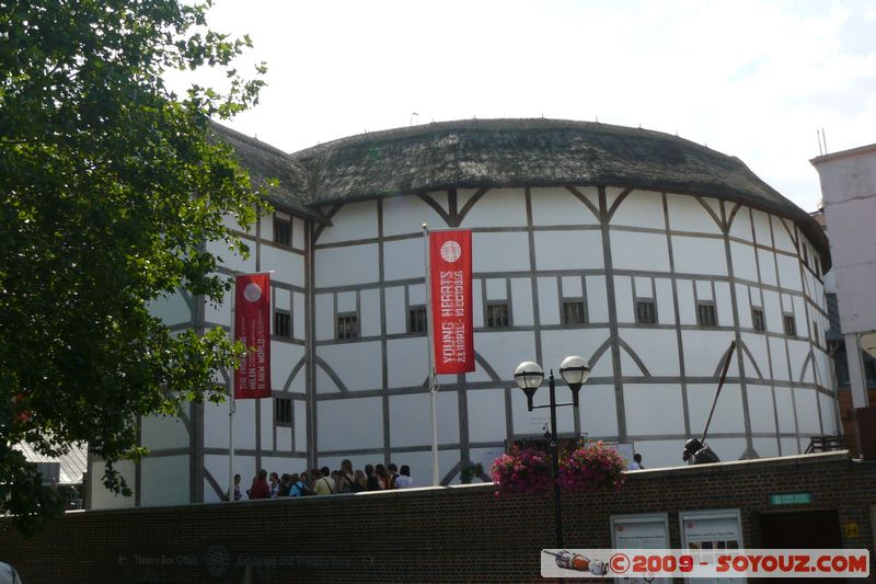 London - Southwark - Shakespeare's Globe Theatre
Bankside Jetty, Camberwell, Greater London SE1 9, UK
Mots-clés: Theatre