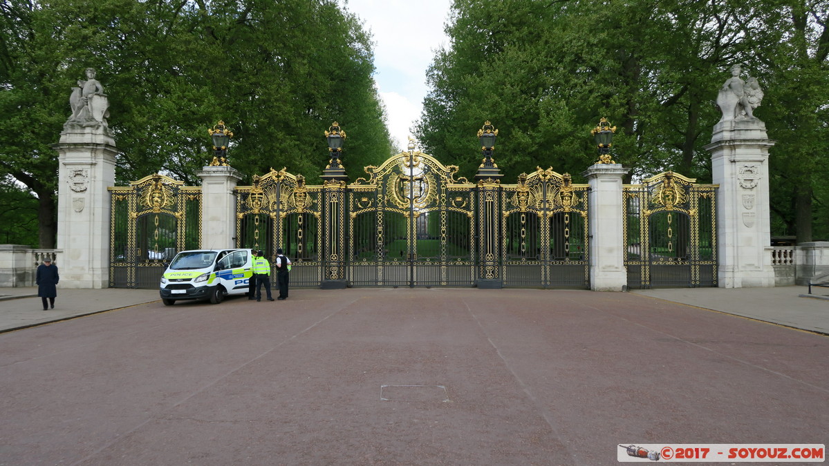 London - Buckingham Palace - Canada Gate
Mots-clés: England GBR geo:lat=51.50230186 geo:lon=-0.14119141 geotagged Royaume-Uni St James's St. James's Ward London Londres Buckingham Palace Canada Gate