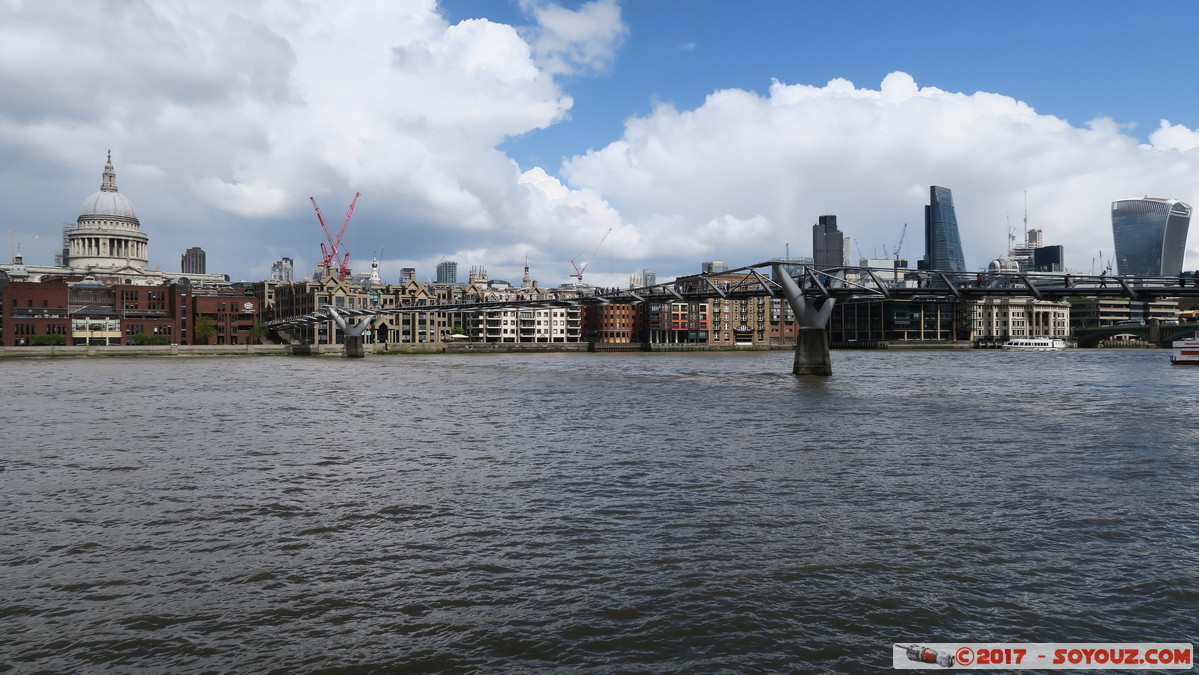 London - Millennium Bridge & St Pauls Cathedral
Mots-clés: Cathedrals Ward England GBR geo:lat=51.50851333 geo:lon=-0.09977667 geotagged Puddle Dock Royaume-Uni London Londres Riviere thames thamise Millennium Bridge Pont St Pauls Cathedral The Walkie Talkie The Cheesegrater skyscraper