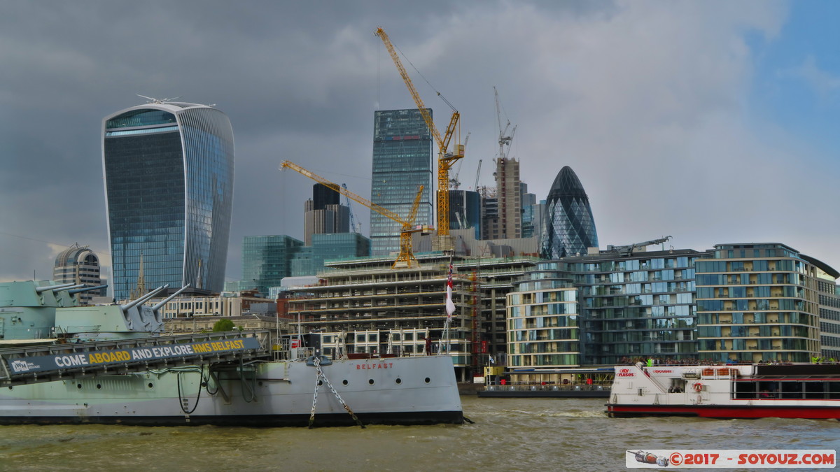London - HMS Belfast, The Walkie Talkie & the Gherkin
Mots-clés: England GBR geo:lat=51.50641833 geo:lon=-0.08013944 geotagged Riverside Ward Royaume-Uni Southwark London Londres Riviere thames thamise The Walkie Talkie the Gherkin HMS Belfast bateau Hdr skyscraper