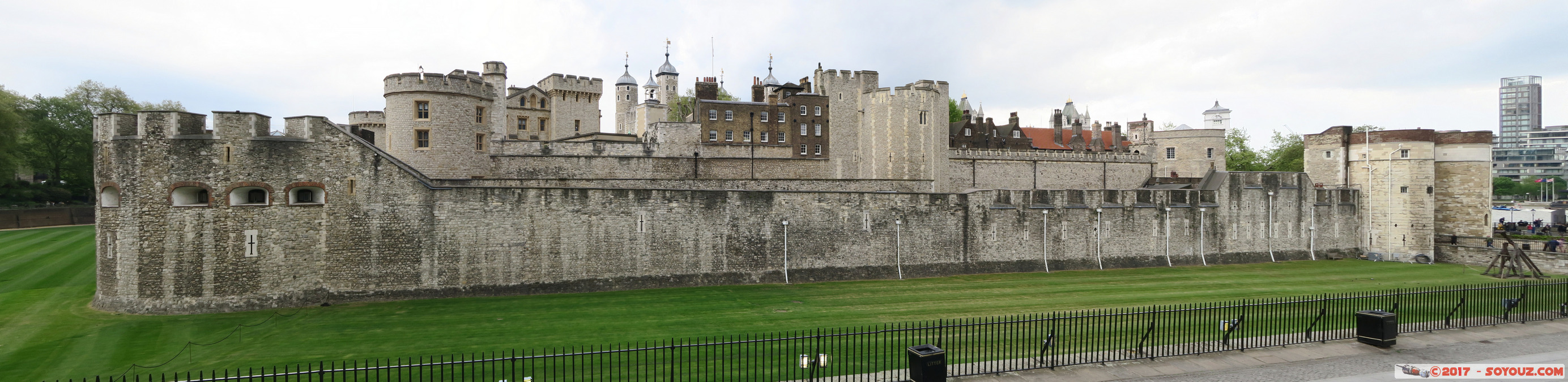 The Tower of London - panorama
Mots-clés: England GBR geo:lat=51.50887933 geo:lon=-0.07820000 geotagged Royaume-Uni St. Katharine's and Wapping Ward Whitechapel London Londres Tower of London chateau Tower Hamlets panorama patrimoine unesco