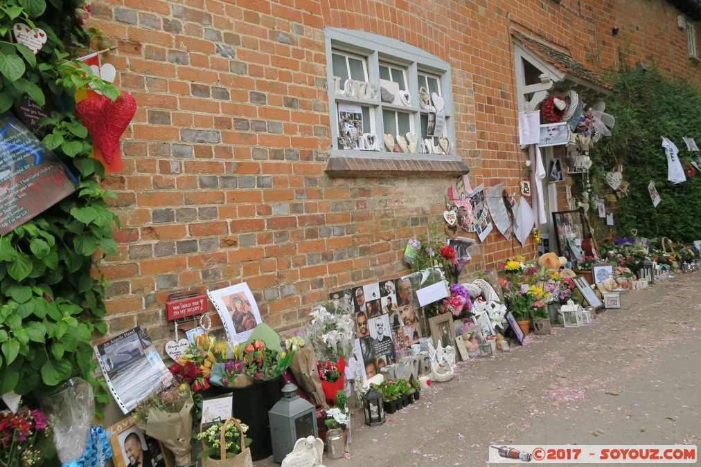 Goring - House of late George Michael
Mots-clés: England GBR geo:lat=51.52247042 geo:lon=-1.14024500 geotagged Goring Royaume-Uni Oxfordshire Midsomer House of late George Michael