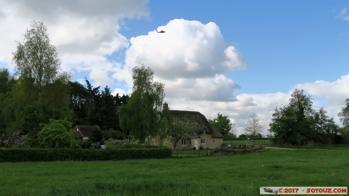 Little Haseley Cottage
Mots-clés: England GBR geo:lat=51.70068583 geo:lon=-1.07543000 geotagged Little Haseley Royaume-Uni Oxfordshire Midsomer English cottage
