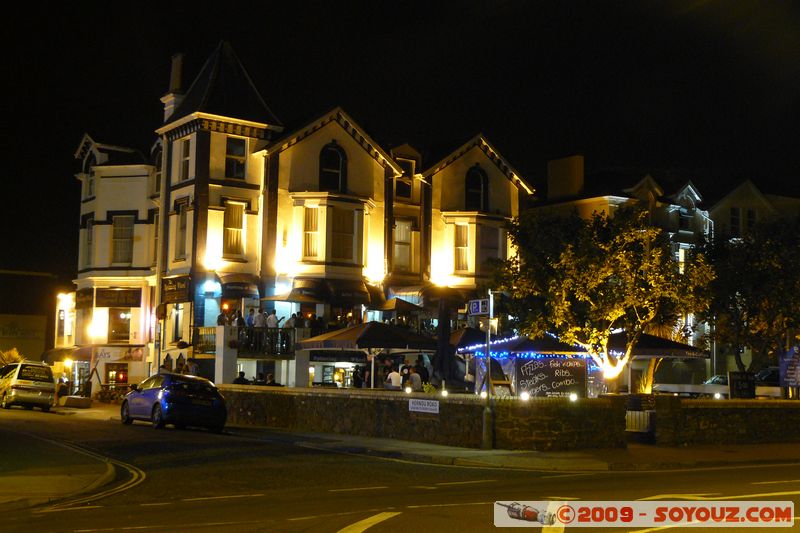 Paignton by Night - Spinning Wheel
Mots-clés: Nuit pub