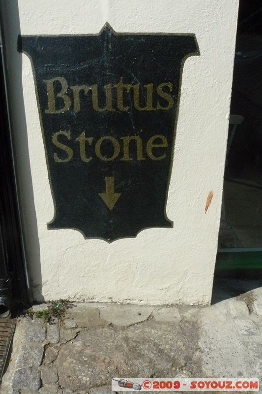 Totnes - Brutus Stone
