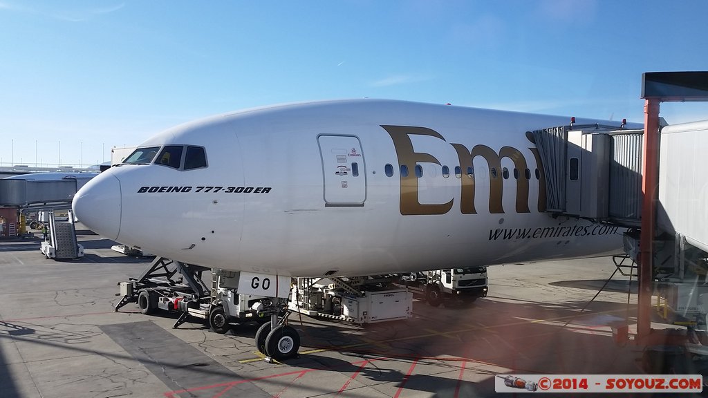 Aeroport Cointrin - Emirates - Derniere photo de notre voyage de Noces
Mots-clés: Canton de Genève CHE Cointrin Genève geo:lat=46.23320685 geo:lon=6.11040925 geotagged Suisse avion