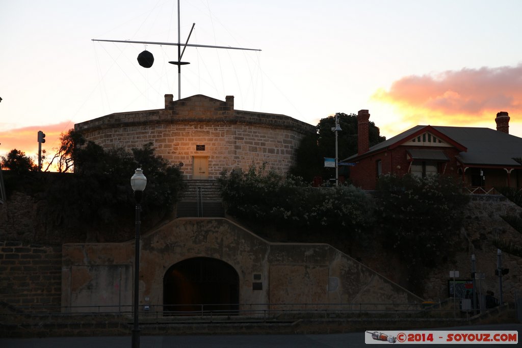 Fremantle - High Street - The Roundhouse
Mots-clés: AUS Australie Fremantle geo:lat=-32.05583588 geo:lon=115.74221134 geotagged South Fremantle Western Australia High Street sunset The Roundhouse