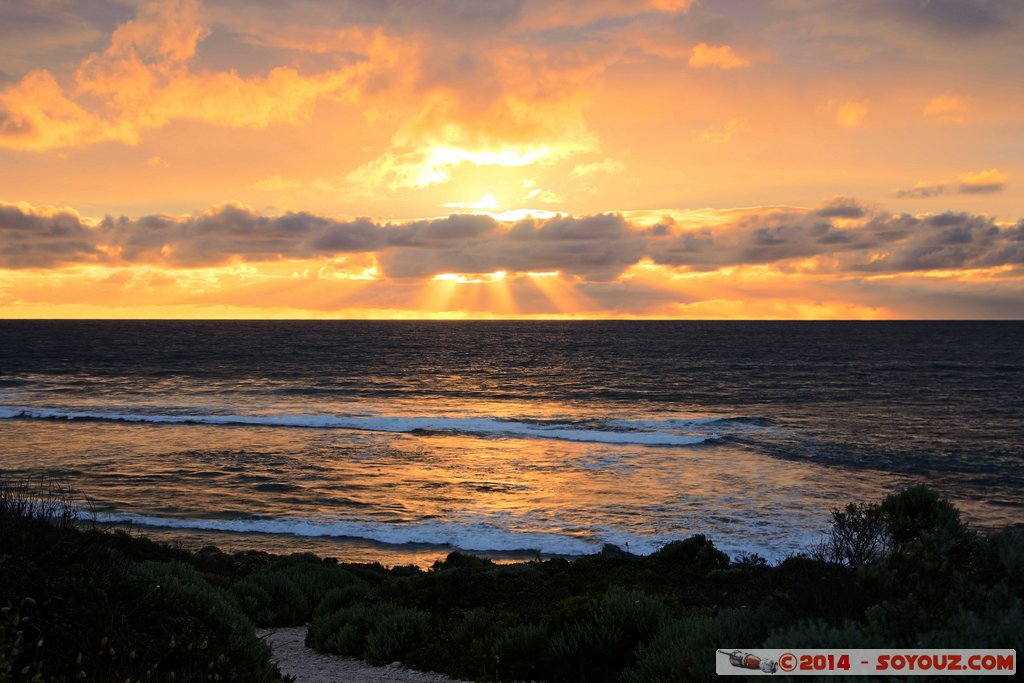 Margaret River - Gnarabup Beach - Sunset
Mots-clés: AUS Australie geo:lat=-33.99179352 geo:lon=114.99014670 geotagged Gnarabup Western Australia Margaret River Gnarabup Beach sunset Lumiere