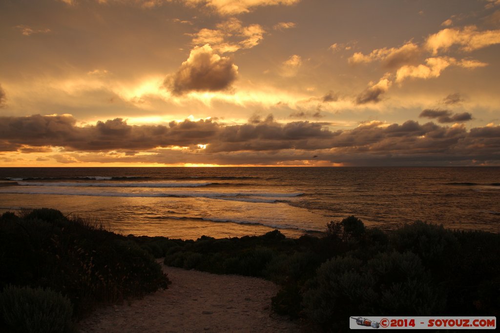 Margaret River - Gnarabup Beach - Sunset
Mots-clés: AUS Australie geo:lat=-33.99170321 geo:lon=114.99018837 geotagged Gnarabup Western Australia Margaret River Gnarabup Beach sunset Lumiere
