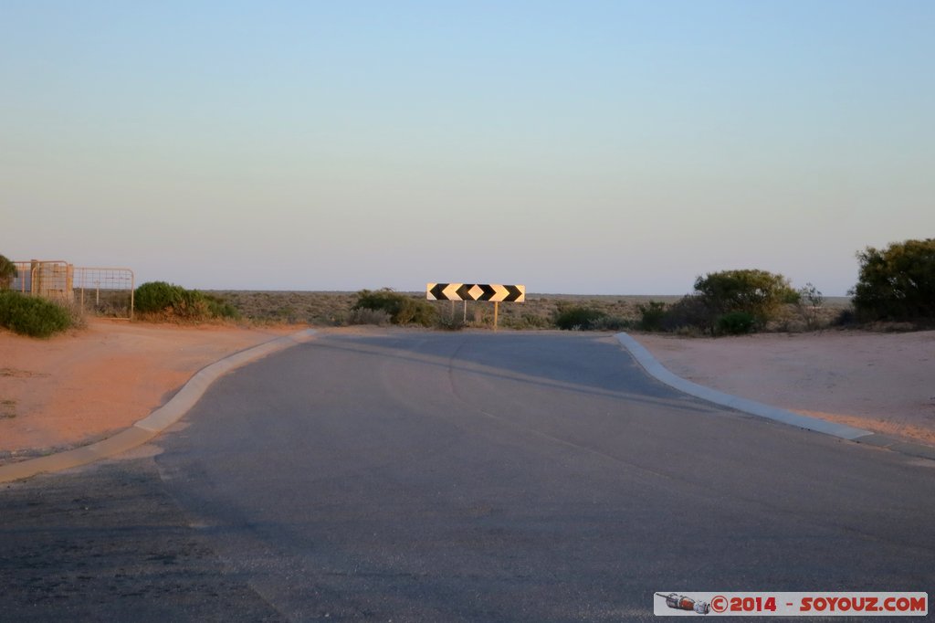 Shark Bay - Denham - Road's end
Mots-clés: AUS Australie Denham geo:lat=-25.92247041 geo:lon=113.53971541 geotagged Western Australia
