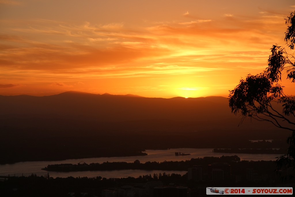 Canberra - Sunset from Mount Ainslie
Mots-clés: Ainslie AUS Australian Capital Territory Australie geo:lat=-35.27048720 geo:lon=149.15790418 geotagged Mount Ainslie sunset