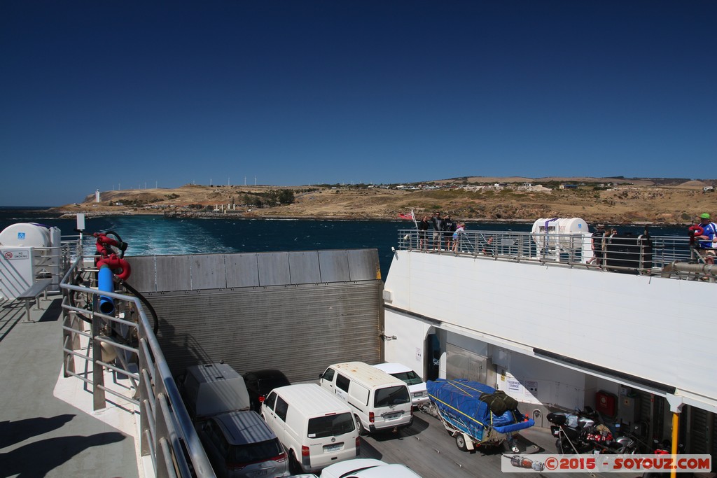 Fleurieu Peninsula - Cap Jervis from ferry
Mots-clés: AUS Australie Cape Jervis geo:lat=-35.61541000 geo:lon=138.08562400 geotagged South Australia Fleurieu Peninsula mer bateau
